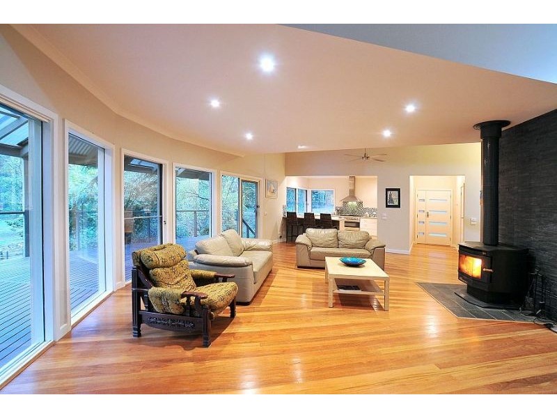 1 Rainy Hill Road, Cockatoo VIC 3781