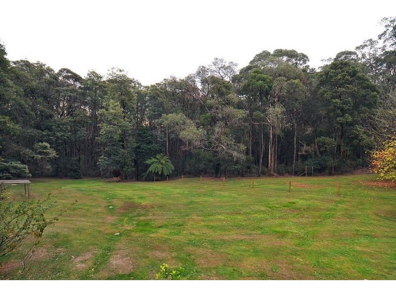 1 Rainy Hill Road, Cockatoo VIC 3781