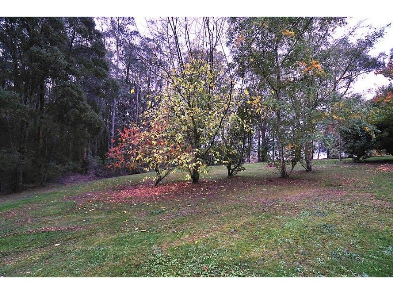 1 Rainy Hill Road, Cockatoo VIC 3781