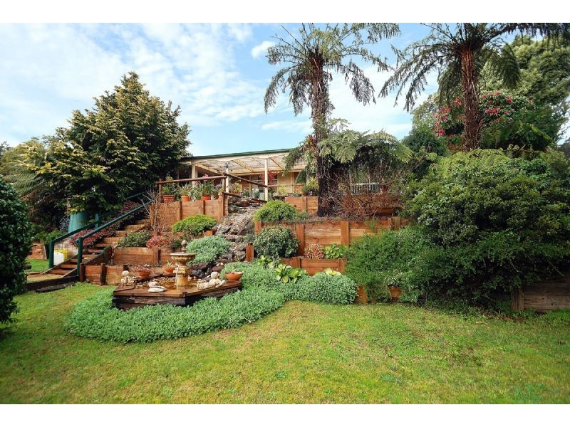 3 Paradise Grove, Emerald VIC 3782