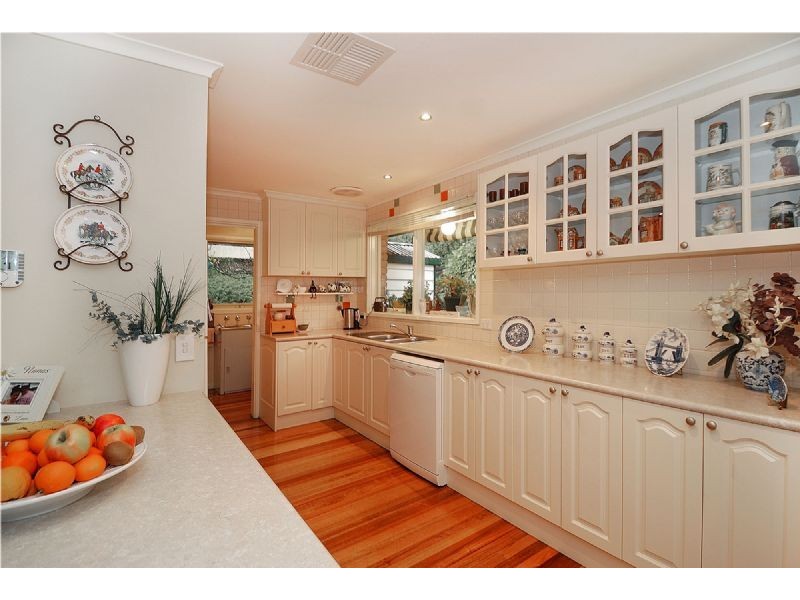 3 Paradise Grove, Emerald VIC 3782