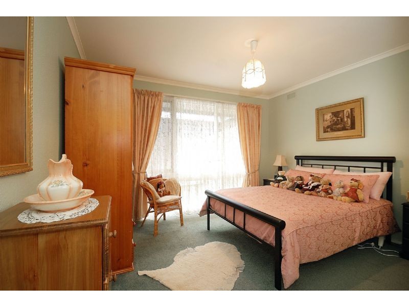 3 Paradise Grove, Emerald VIC 3782