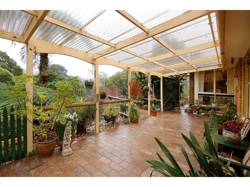 3 Paradise Grove, Emerald VIC 3782