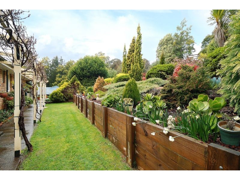 3 Paradise Grove, Emerald VIC 3782