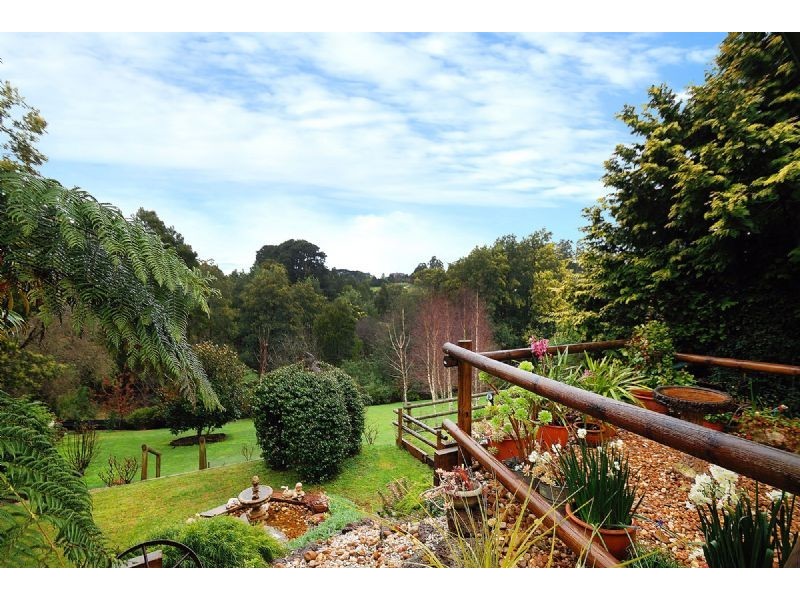 3 Paradise Grove, Emerald VIC 3782