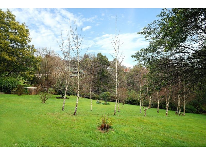 3 Paradise Grove, Emerald VIC 3782