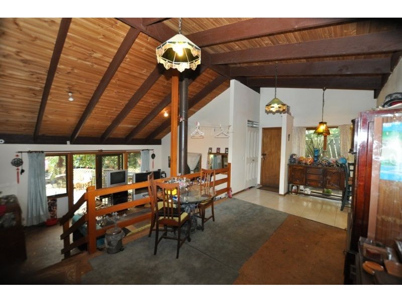 25 Pakenham Road, Cockatoo VIC 3781