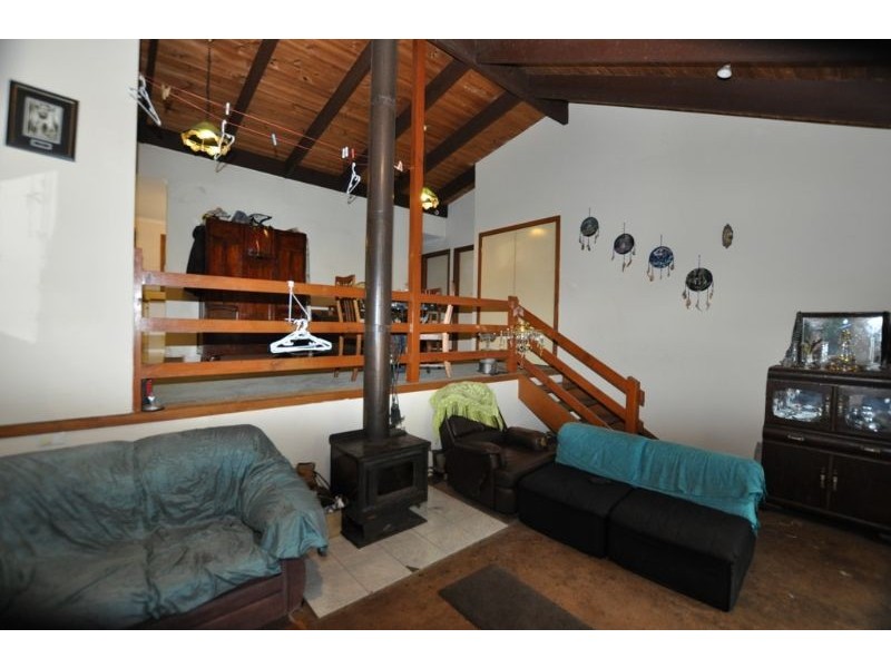 25 Pakenham Road, Cockatoo VIC 3781