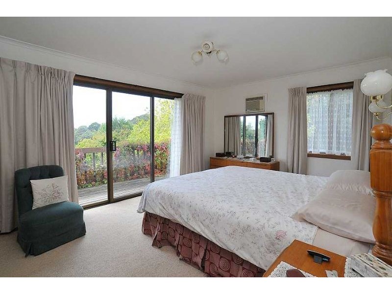 6 Davey Road, Emerald VIC 3782