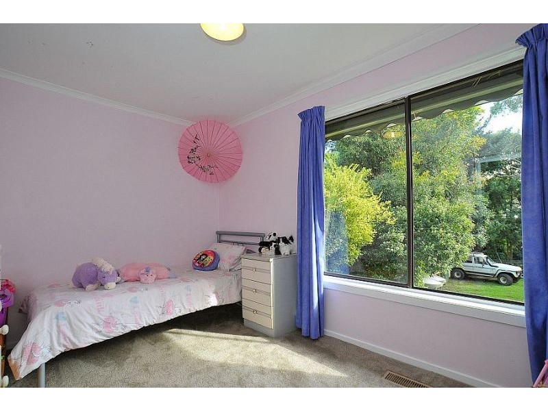 24 Memorial Avenue, Emerald VIC 3782