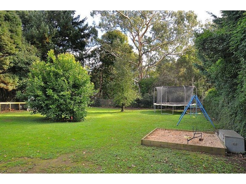 24 Memorial Avenue, Emerald VIC 3782