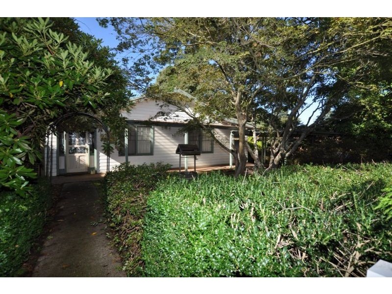 8 Kings Road, Emerald VIC 3782