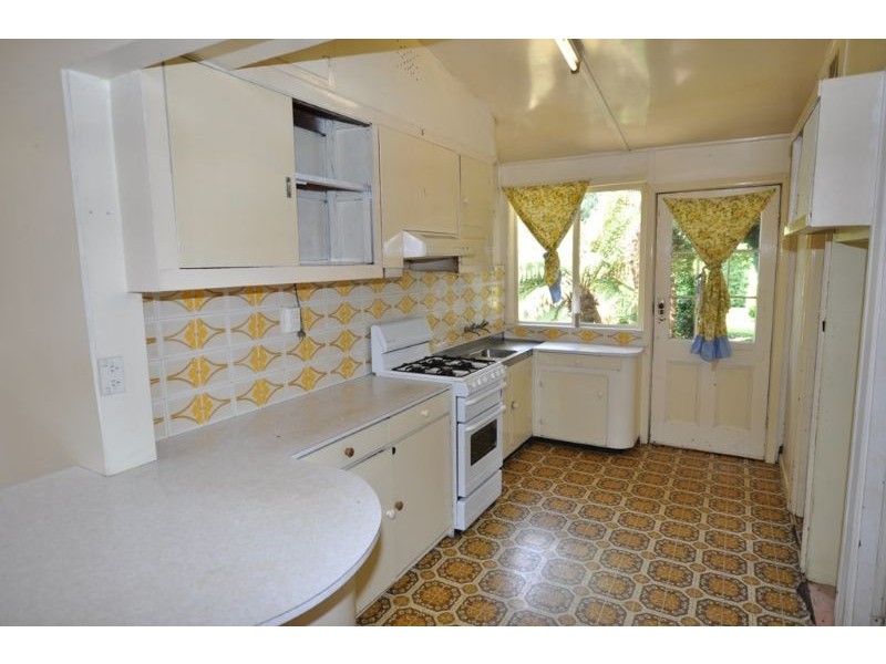 8 Kings Road, Emerald VIC 3782