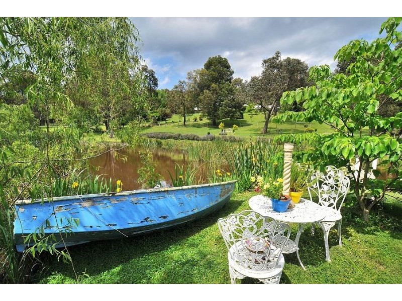 13 Cherry Road, Macclesfield VIC 3782