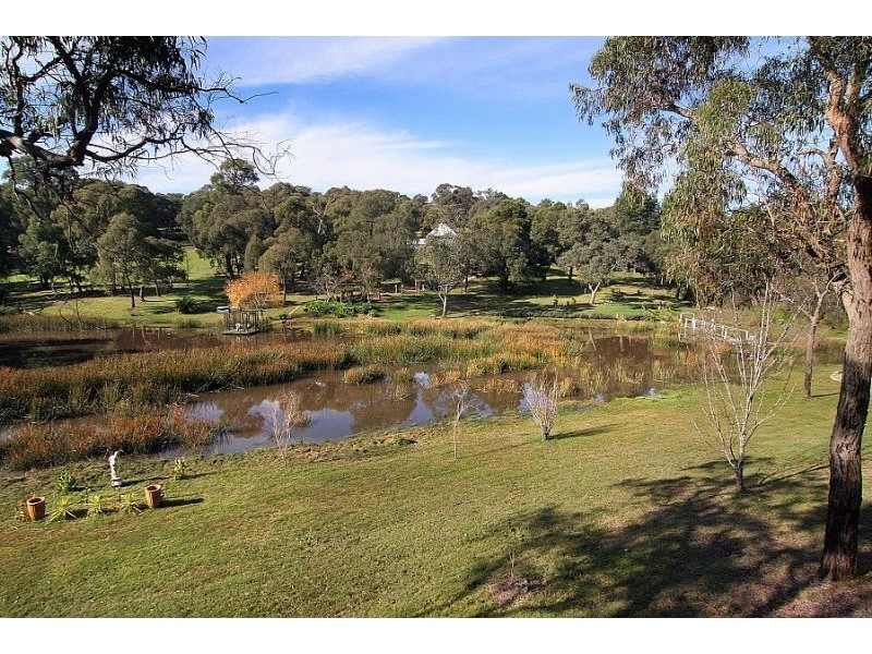 13 Cherry Road, Macclesfield VIC 3782