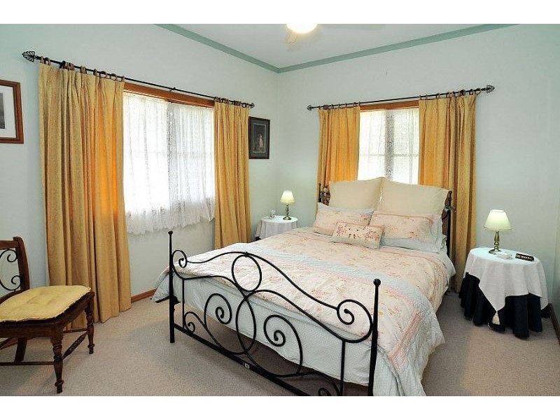 2 Avon Road, Avonsleigh VIC 3782