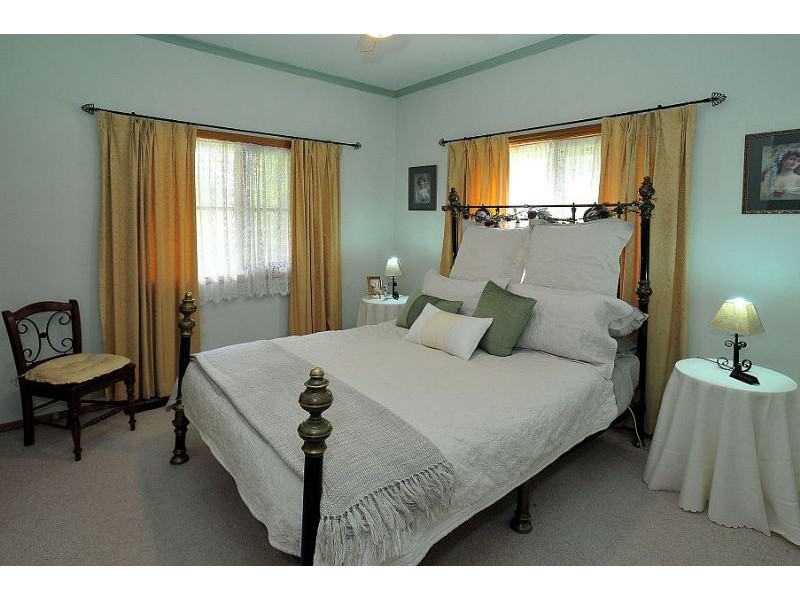 2 Avon Road, Avonsleigh VIC 3782