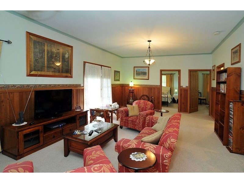 2 Avon Road, Avonsleigh VIC 3782