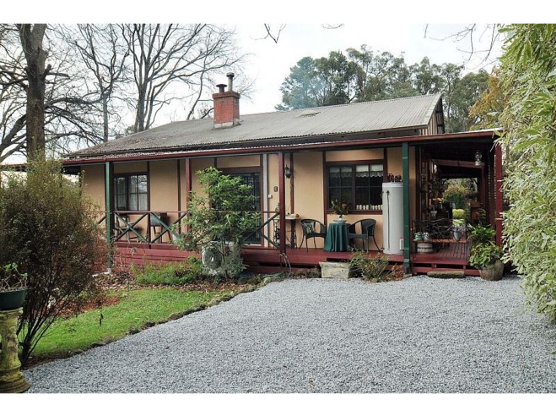 2 Avon Road, Avonsleigh VIC 3782