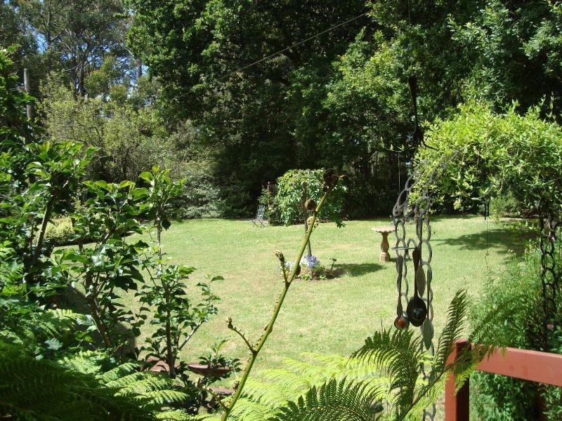 2 Avon Road, Avonsleigh VIC 3782