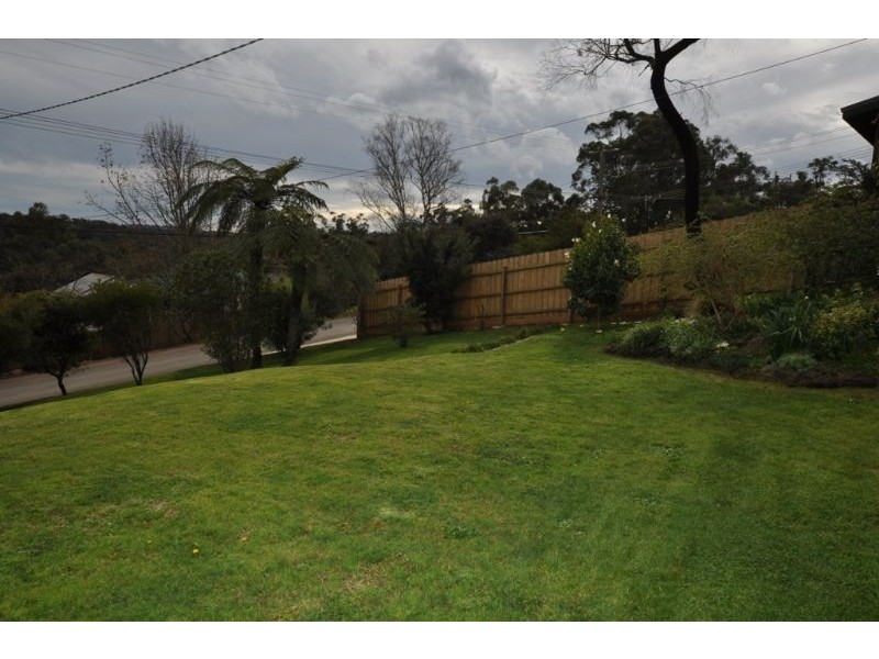 10 Devon Avenue, Cockatoo VIC 3781