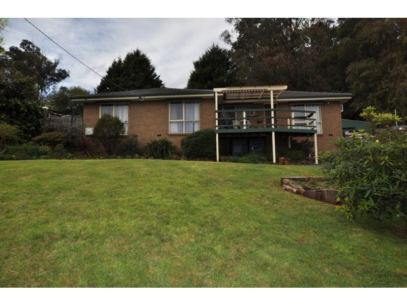 10 Devon Avenue, Cockatoo VIC 3781
