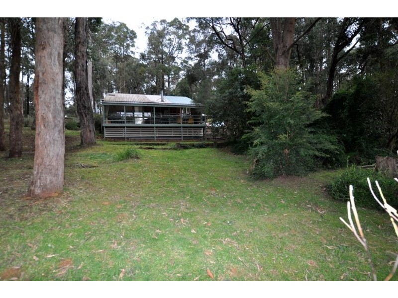 2 Bellbird Crescent, Emerald VIC 3782