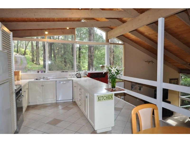 2 Bellbird Crescent, Emerald VIC 3782