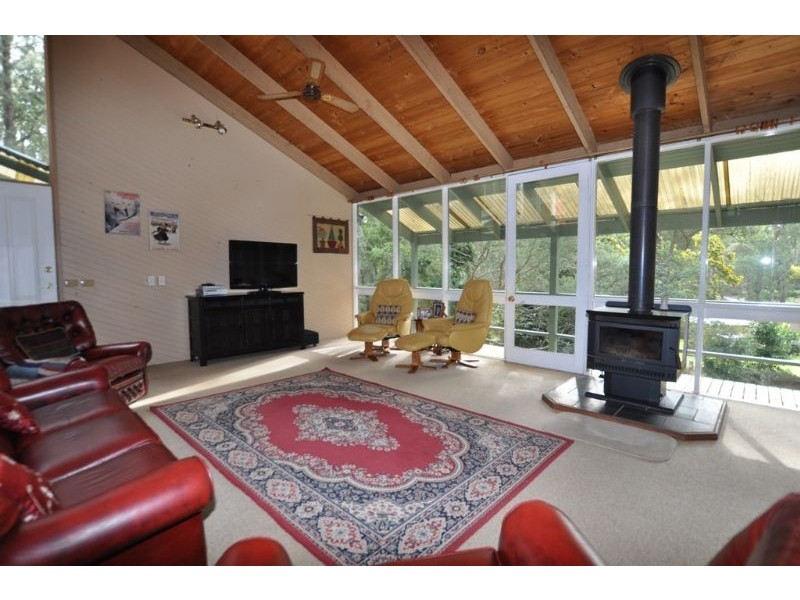 2 Bellbird Crescent, Emerald VIC 3782