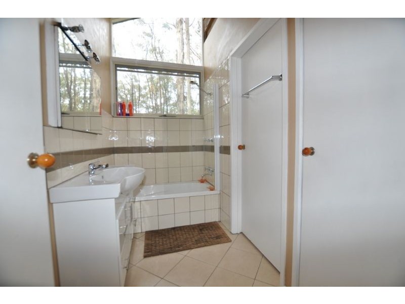 2 Bellbird Crescent, Emerald VIC 3782