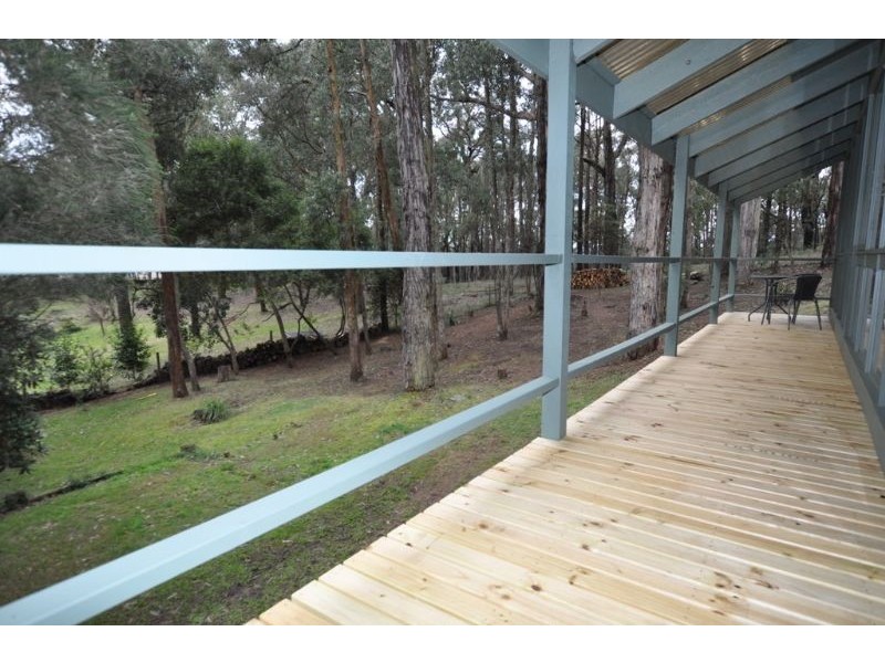 2 Bellbird Crescent, Emerald VIC 3782