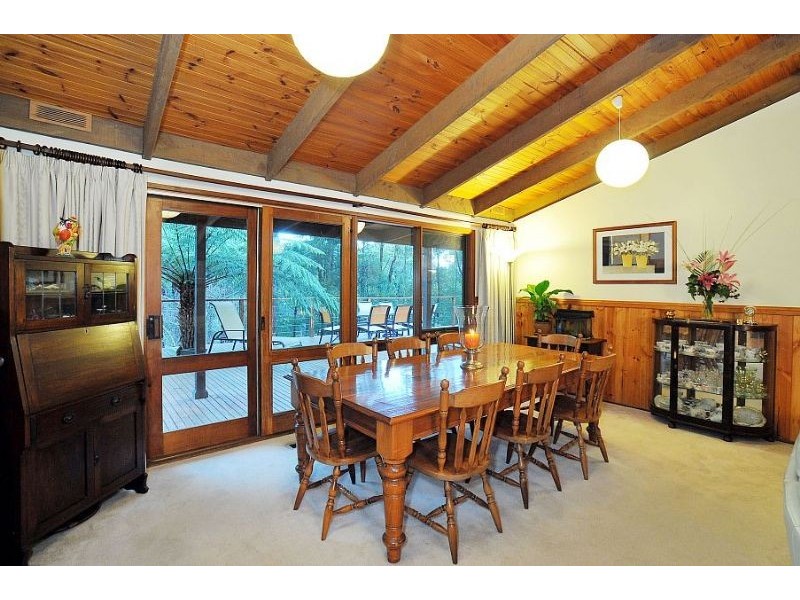 51 Mountain Road, Cockatoo VIC 3781