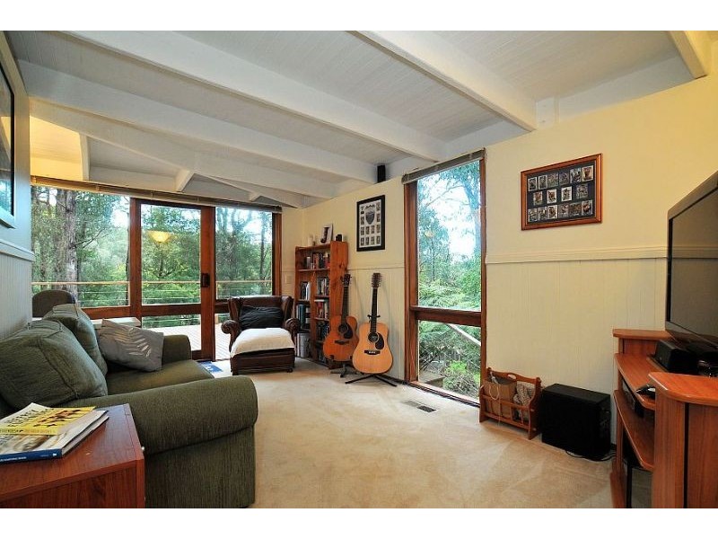 51 Mountain Road, Cockatoo VIC 3781