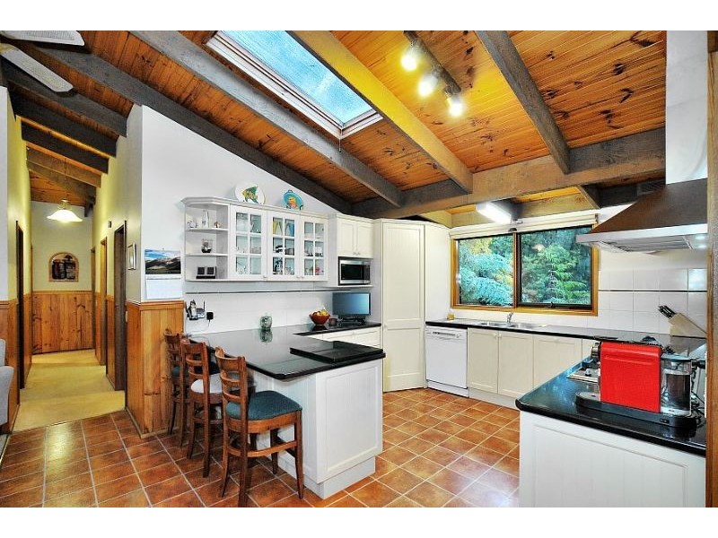 51 Mountain Road, Cockatoo VIC 3781