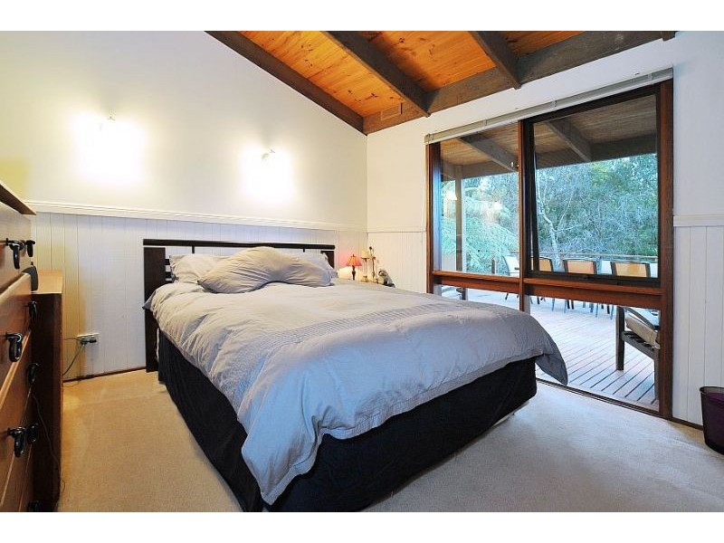 51 Mountain Road, Cockatoo VIC 3781