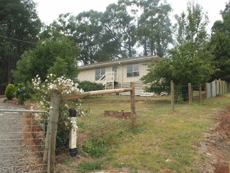 14 Devon Ave, Cockatoo VIC 3781