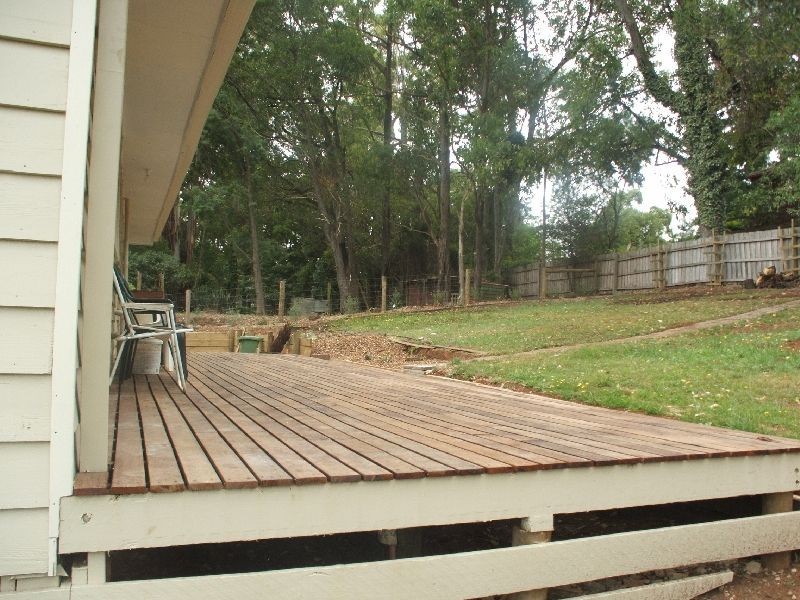 14 Devon Ave, Cockatoo VIC 3781