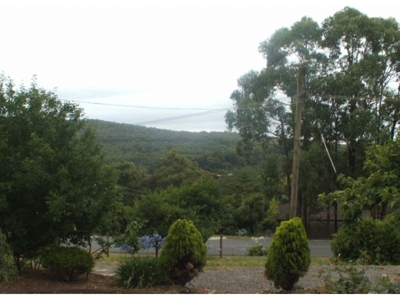 14 Devon Ave, Cockatoo VIC 3781