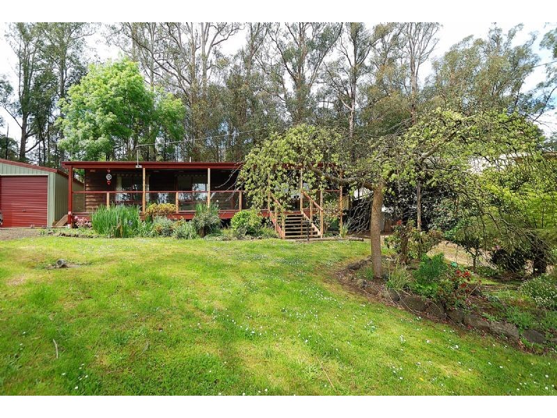 14 Pakenham Road, Cockatoo VIC 3781