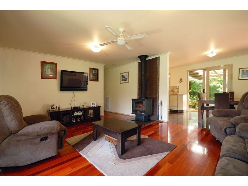 14 Pakenham Road, Cockatoo VIC 3781