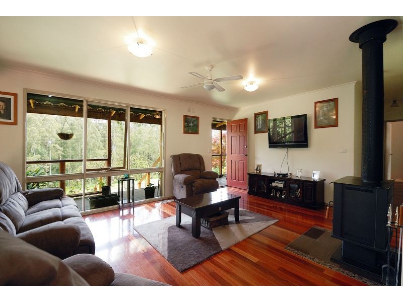 14 Pakenham Road, Cockatoo VIC 3781