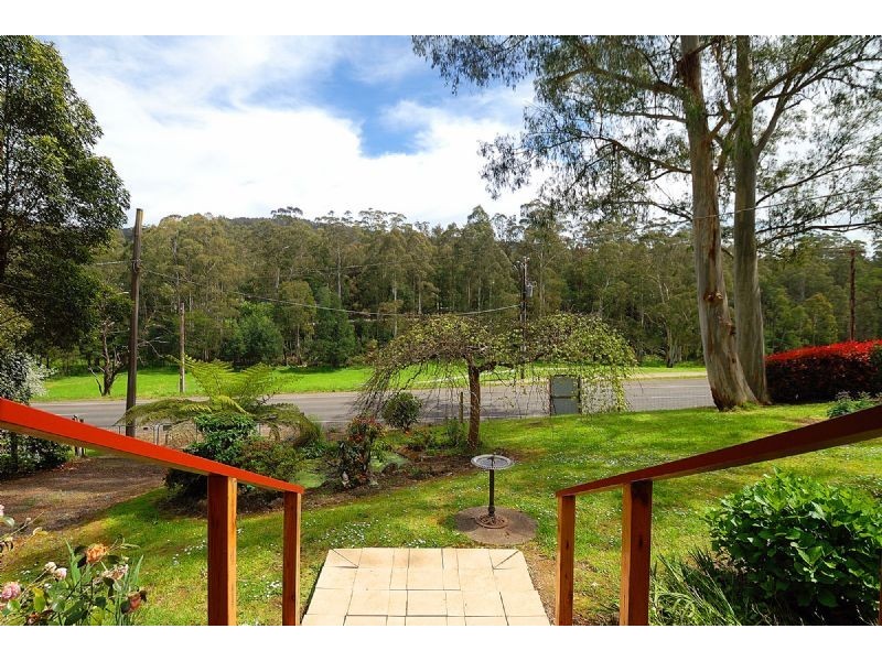 14 Pakenham Road, Cockatoo VIC 3781