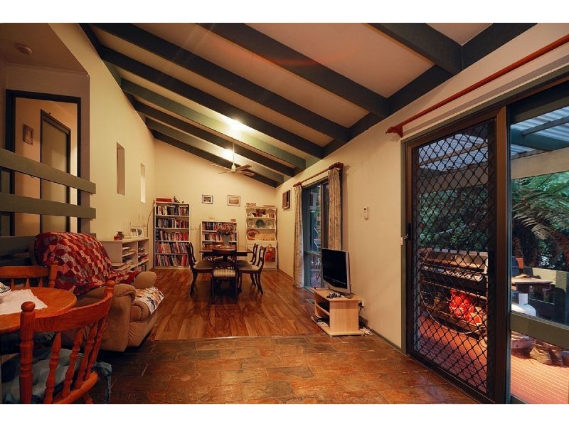 47 Mountain Road, Cockatoo VIC 3781