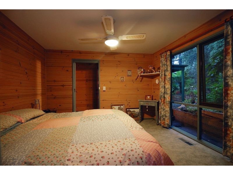 47 Mountain Road, Cockatoo VIC 3781