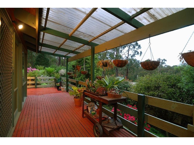 47 Mountain Road, Cockatoo VIC 3781