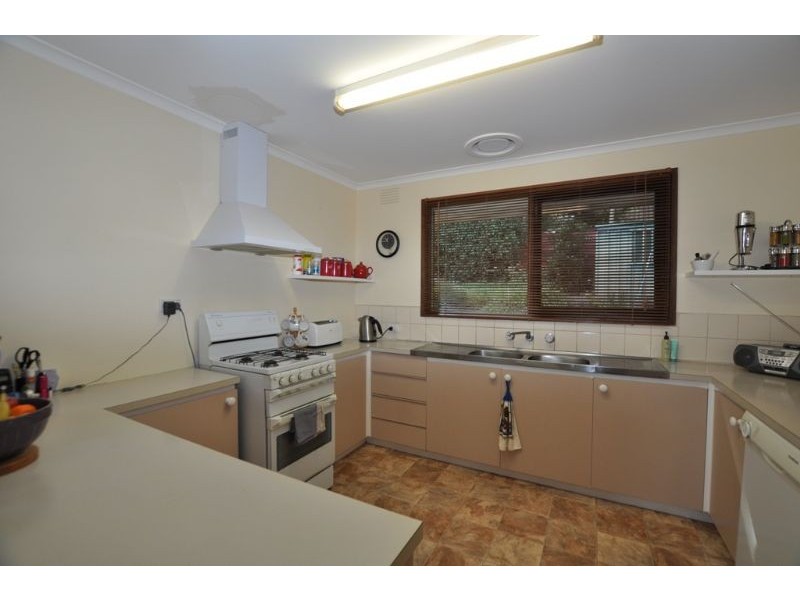 10 Devon Avenue, Cockatoo VIC 3781
