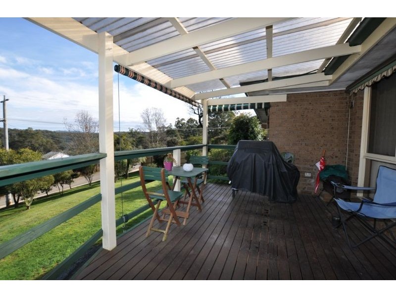 10 Devon Avenue, Cockatoo VIC 3781