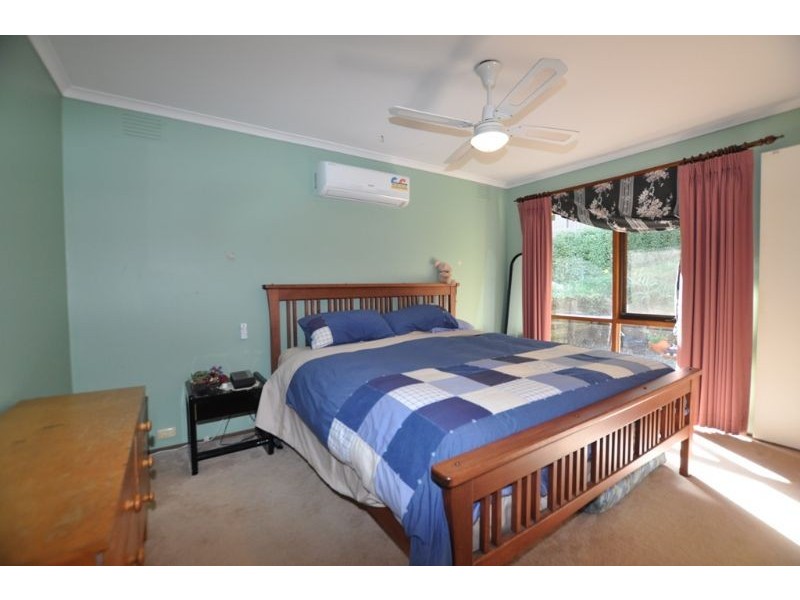 10 Devon Avenue, Cockatoo VIC 3781