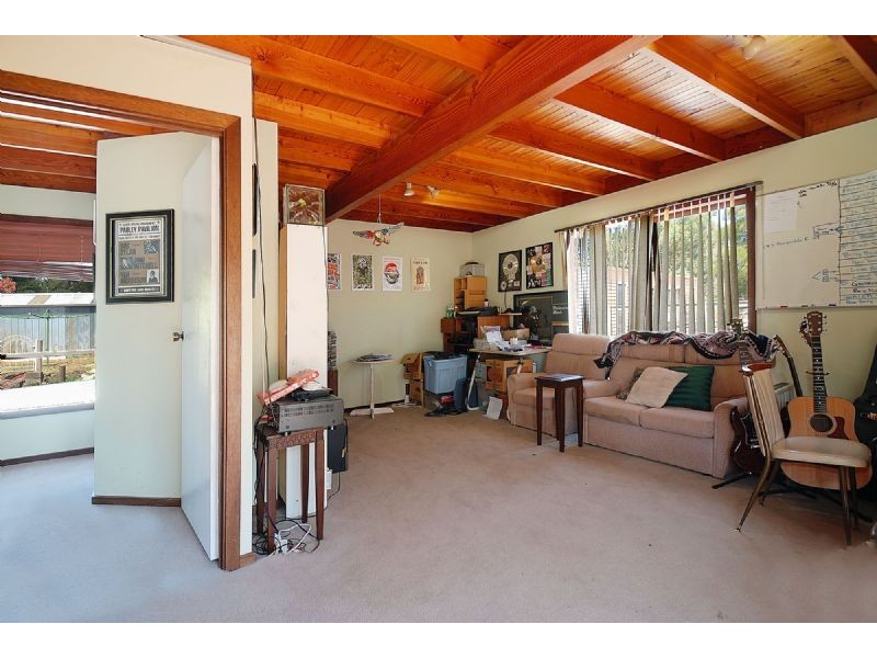 4 Heroes Avenue, Gembrook VIC 3783