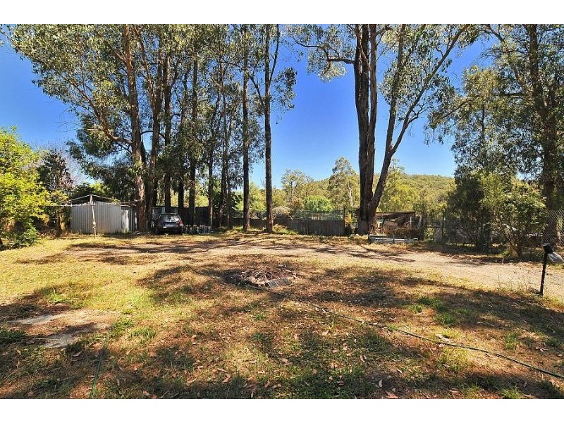 26 Hazel Street, Cockatoo VIC 3781